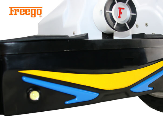 La piccola ruota 2 motorizzata sta sul motorino, motorino d'equilibratura di auto delle ruote di Smart